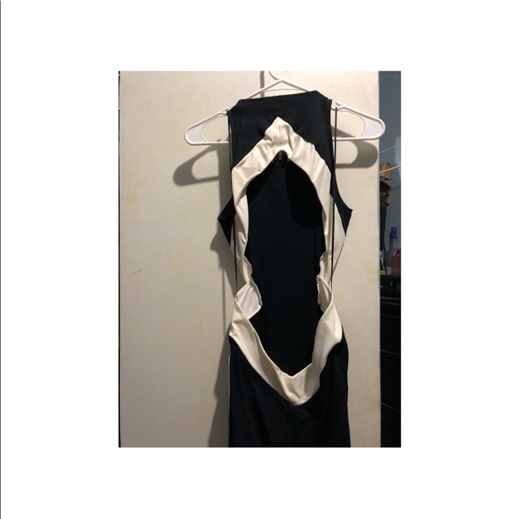 Express dress - Picture 3 of 3